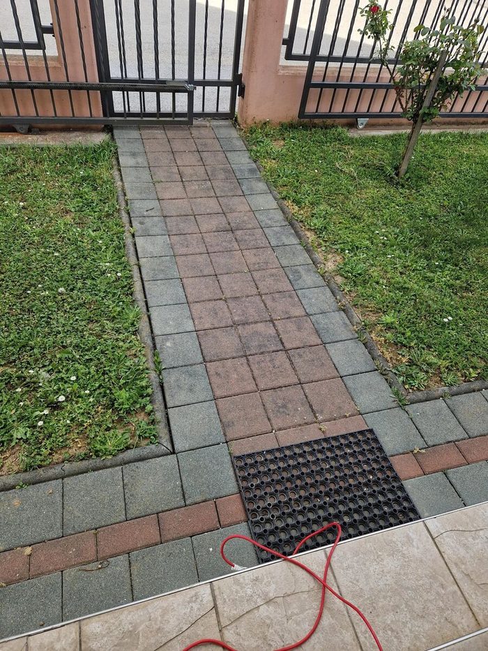 Opločnici prije čišćenja
